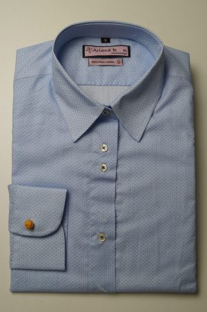 Camisa de mujer, color celeste con estampado, Ariana Belén 89