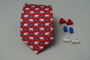 CORBATA DE SEDA Matizzio, color rojo con elefantes blancos  27