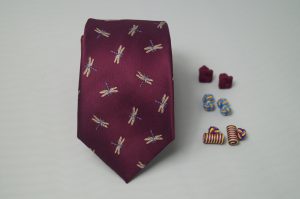 Corbatas Matizzio, color vino con libélulas 170