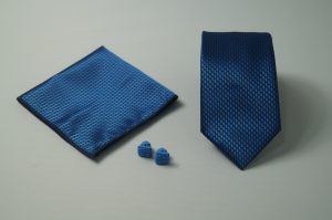 Corbata y pañuelo Matizzio, color celeste con negro 187