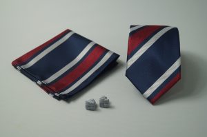 Corbata y pañuelo Matizzio, color azul con franjas rojas y blancas 188