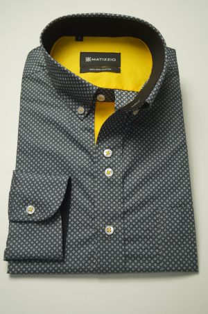 Camisa casual, color gris con blanco, estampada. Matizzio 90
