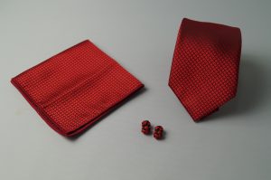 Corbata y pañuelo Matizzio, color rojo con rombos negros 191