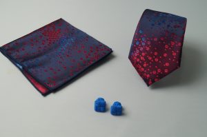 Corbata y pañuelo Matizzio, tornasol con puntos rojos, celestes 193