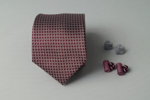 Corbatas Matizzio, color vino con cadenas blancas 183