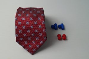 Corbatas Matizzio, color rojo con estrellas azules y puntos rojos 187