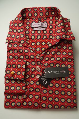 Camisa de mujer Oversize, color rojo con rombos y bolas de color negro y mostaza Ariana Belén 87